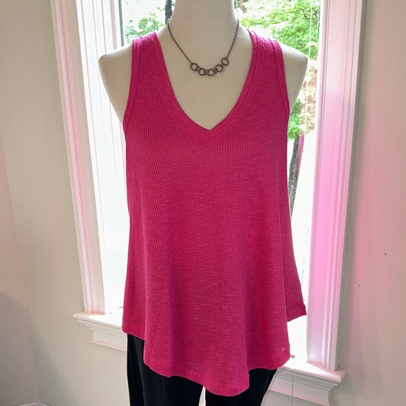 Cute Z Supply Racerback Bright Pink V-neck Tank, Medium, EUC - Picture 1 of 6